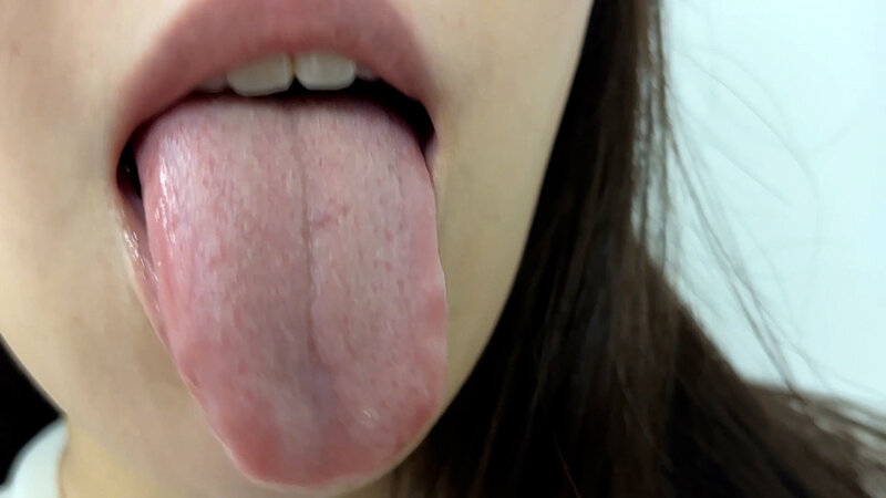 「素人お姉さんしおりちゃんにナンパでキス・接吻をお願い!WEBデザイナーとの甘い街角キス体験」のサンプル画像20枚目