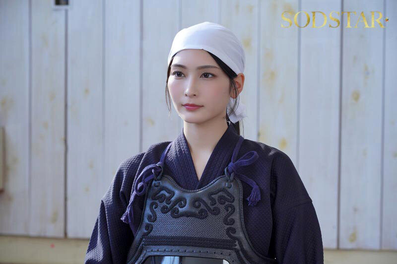 「本庄鈴が3P・4Pで顔射される剣道師範作品｜凛とした美女の甘い眼差しに興奮」のサンプル画像3枚目