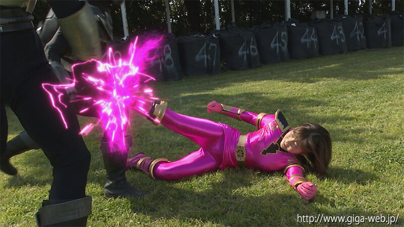 「渚みつき・上白美央が女戦士に変身！ヒロインピンチの特撮アクション作品を徹底レビュー」のサンプル画像2枚目