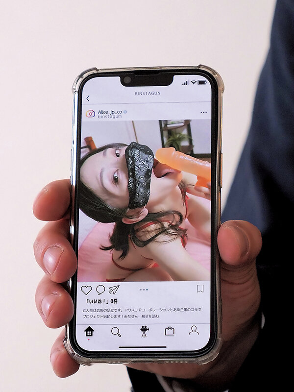 「足立友梨が痴女OLに！スレンダー美人同僚との濃厚キス・フェラ・中出しで逆襲される展開」のサンプル画像2枚目