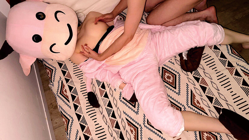 「【素人】遊園地キャスト4名の着替え盗撮&中出し映像|着ぐるみの中の人プライベート流出」のサンプル画像8枚目