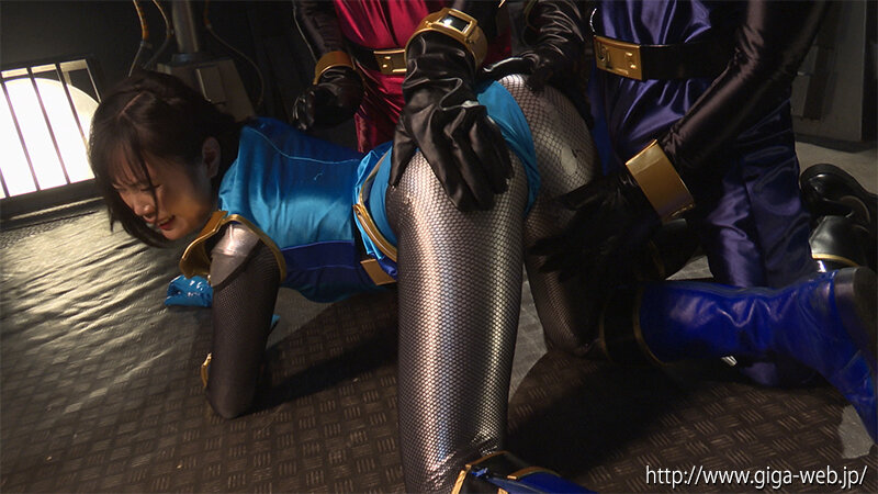 「角名つむぎが女戦士に！聖忍戦隊カゲブルーが敵に捕らわれ絶体絶命のピンチ」のサンプル画像9枚目