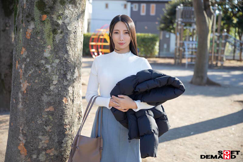 「玉井晴香ら人妻15名が魅せる初撮りフェラ＆中出し体験！興奮の17SEX収録総集編」のサンプル画像13枚目