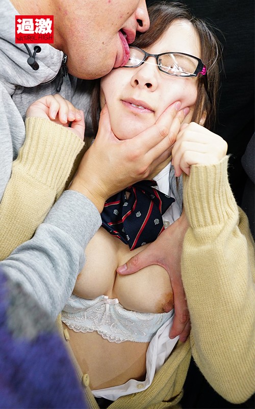 「【顔射】眼鏡女子校生が恥じらいながら顔にザーメンを浴びる姿がエロすぎる」のサンプル画像8枚目