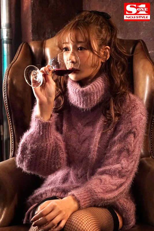 「明日花キララの濃密セックス4本番！スレンダー巨乳美女が魅せる究極の快感プレイ」のサンプル画像2枚目