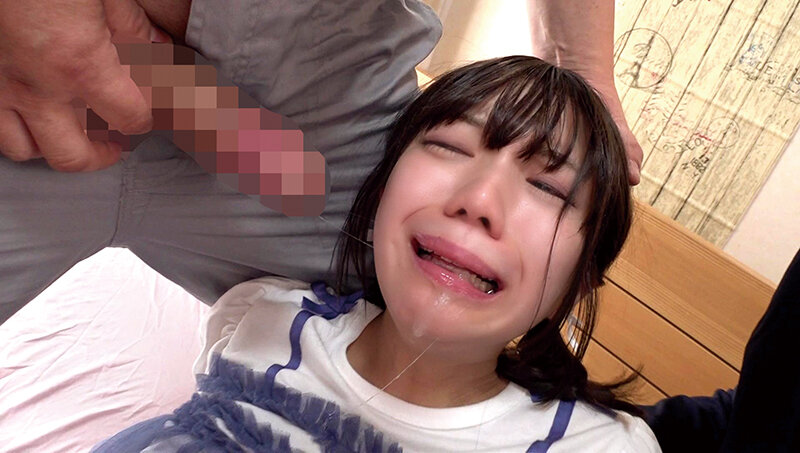 「日向由奈 パイパン美少女が隠れんぼで捕まる！小柄ミニ系の微乳ロリ娘が大人に見つかり…」のサンプル画像20枚目