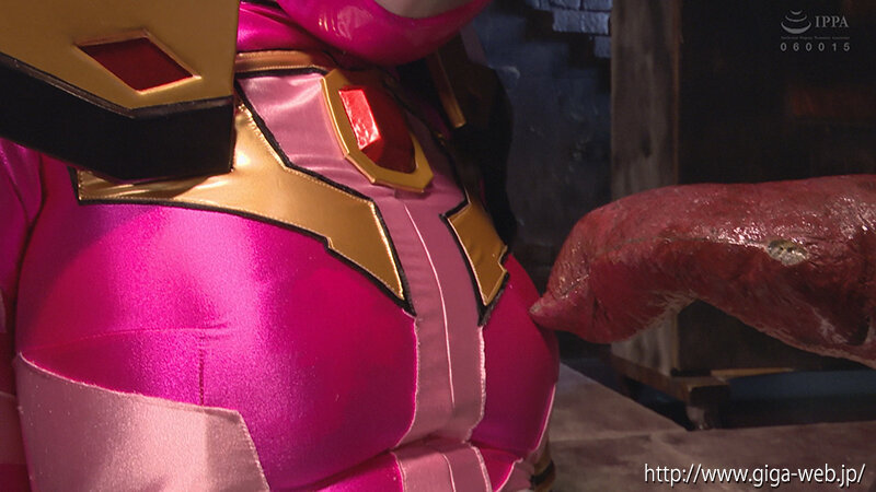 「紺野みいな 女戦士ヒロインピンチ 聖天戦隊アンジェレンジャー コスプレ特撮アクション」のサンプル画像15枚目