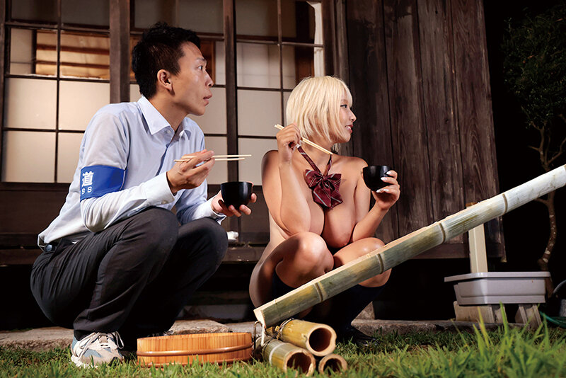 「乙アリス 巨乳女子校生が潮吹き絶頂！全裸通学の村で密着取材された美少女の本能」のサンプル画像12枚目