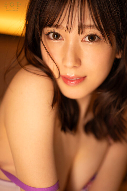 「小湊よつ葉の濃厚キス・接吻作品｜騎乗位や3P・4Pで激しく求め合う情熱プレイ」のサンプル画像2枚目