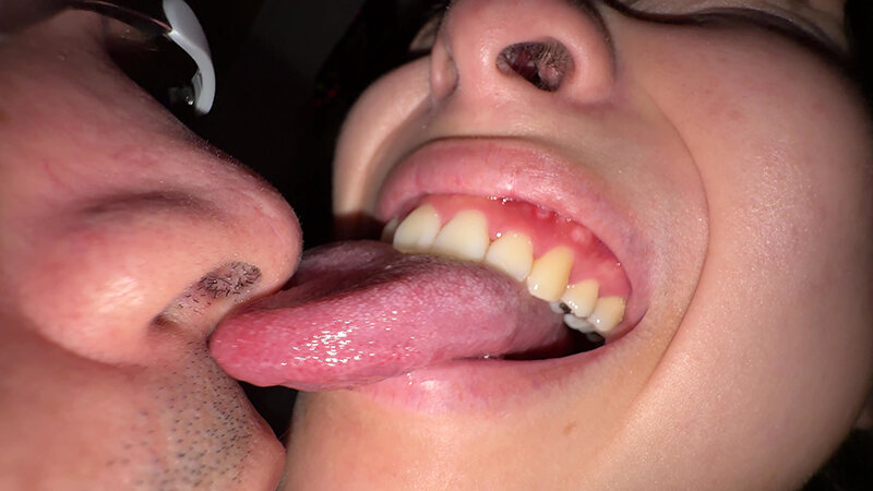 「【個人撮影】湊波流のデカ舌ディープキス＆ツバ鼻吸い」のサンプル画像8枚目