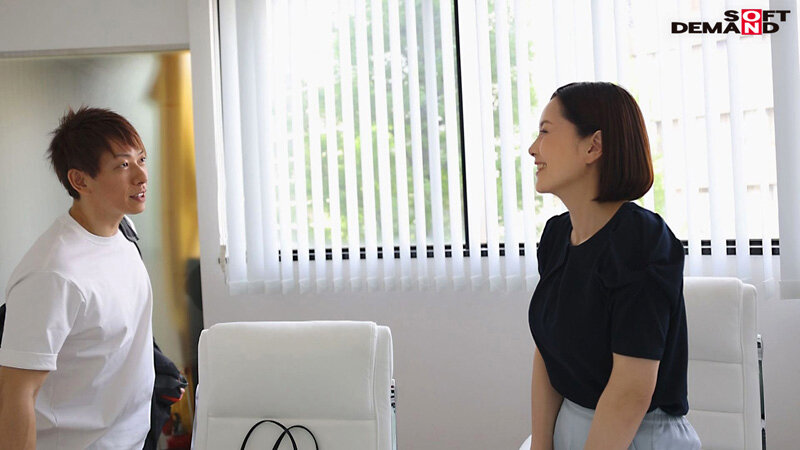 「古東まりこ 43歳AVデビュー｜巨乳人妻が魅せる初撮り映像｜子育てママの新たな挑戦」のサンプル画像6枚目