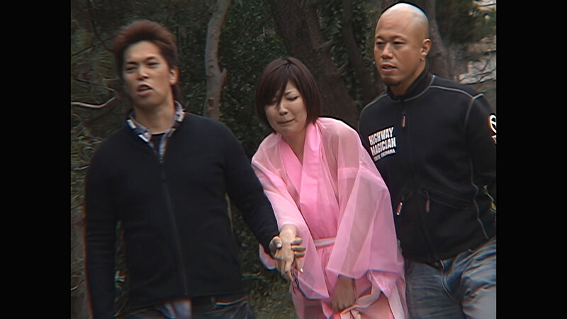 「瀬奈涼が温泉仲居コスプレで野外露出デート！羞恥プレイに挑戦する職業色々シリーズ」のサンプル画像3枚目