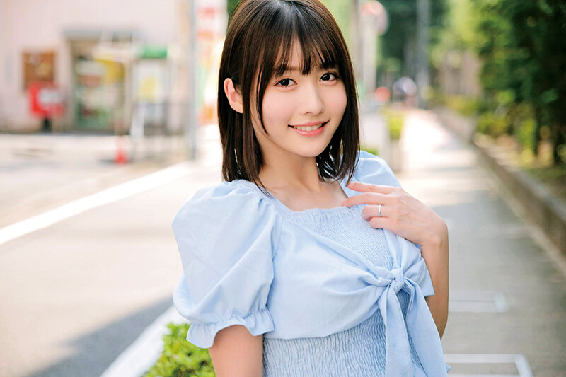 「【素人人妻】童貞君のナンパ企画で優しく筆下ろし中出しSEX！母性溢れる奥様が密着洗体で発情」のサンプル画像2枚目