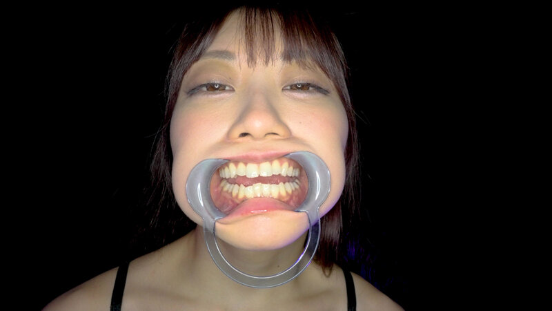 「笠木いちか 口内観察&指しゃぶり動画|素人お姉さんの開口器プレイが話題【個人撮影】」のサンプル画像20枚目