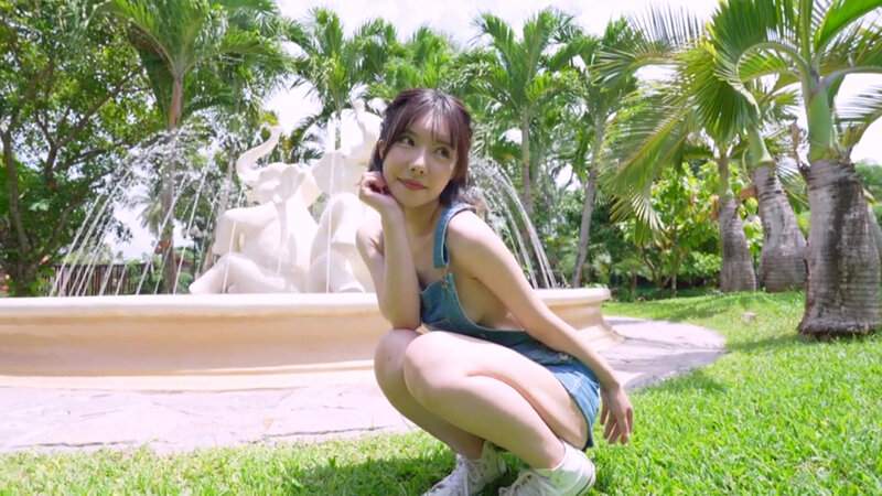 「音無鈴の長身巨乳セクシーグラビア｜ときめきアクアリゾートで魅せる大人の魅力」のサンプル画像15枚目