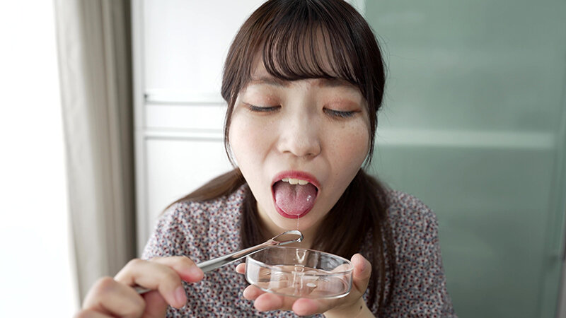 「【水月みお】美人お姉さんを街頭ナンパ！素人感あふれる個人撮影で魅せる舌ブラシ体験」のサンプル画像6枚目