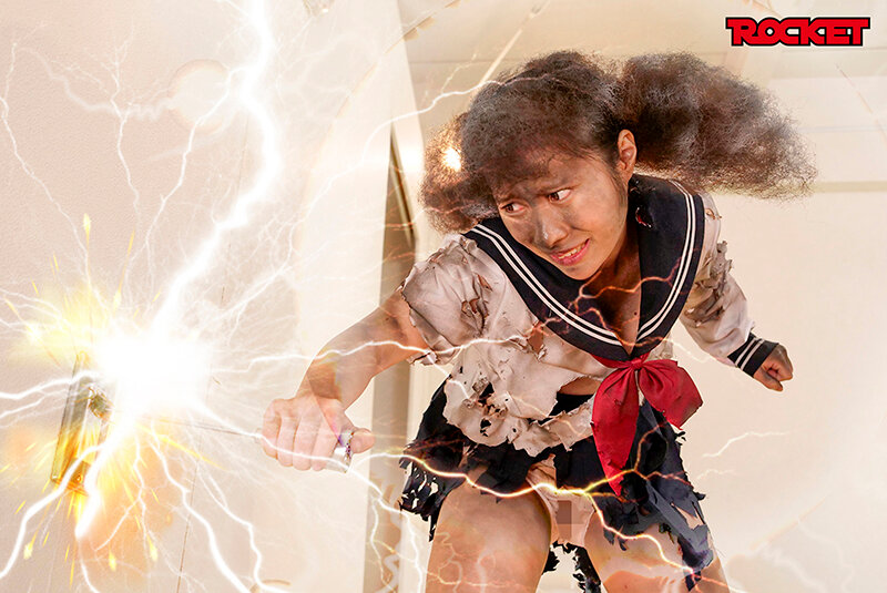 「音琴るい・松井日奈子・三田サクラが挑む女子校生の羞恥実験！恥ずかしい辱めプレイ完全版」のサンプル画像4枚目