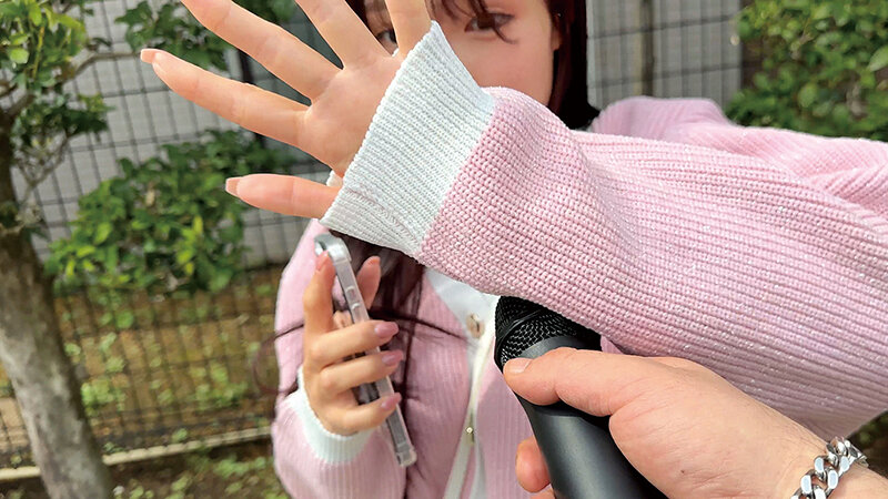 「【素人流出】芸能人の熱愛スクープ映像が流出!プライベート盗撮と生ハメ中出しの衝撃映像」のサンプル画像5枚目