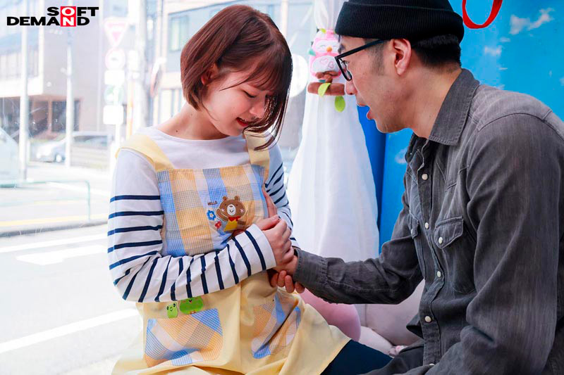 「【素人保育士】マジックミラー号で母性溢れるお姉さんが童貞筆おろし！激ピストン中出しの衝撃展開」のサンプル画像6枚目