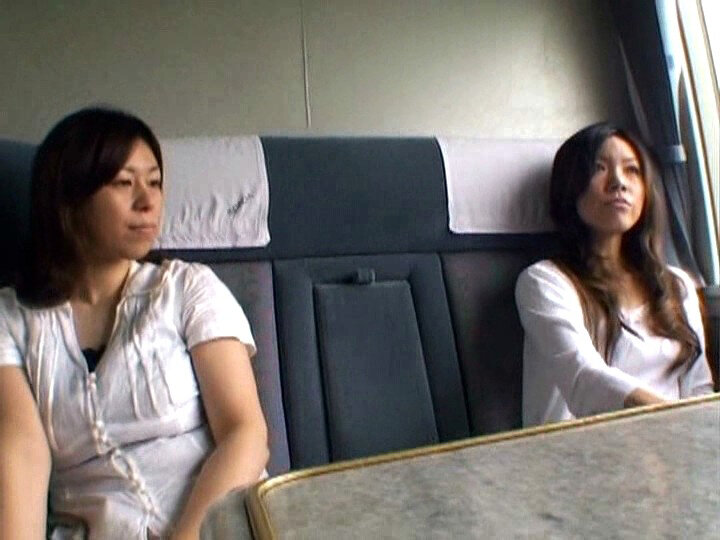 「【人妻・主婦】美人妻の不倫温泉旅行で乱交プレイ！禁断の湯恋ドラマ【AIリマスター版】」のサンプル画像1枚目