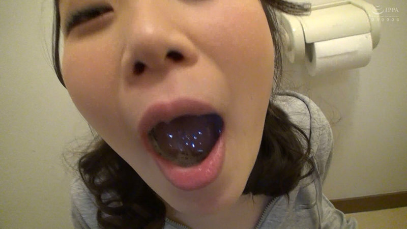 「【素人美少女】野外露出フェラ個撮映像！どこでも大胆にご奉仕する美女11人の過激プレイ集」のサンプル画像20枚目