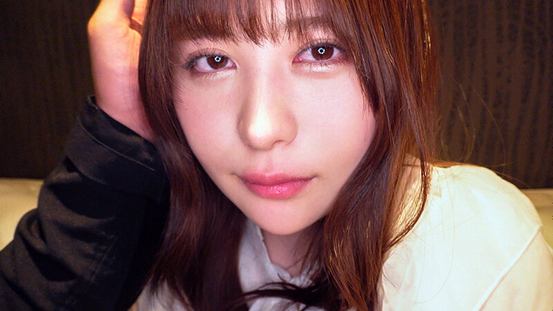 「芹沢なぎ ハメ撮り デビュー作！現役看護学生の美乳美少女ナースが白衣を脱ぐ瞬間」のサンプル画像16枚目