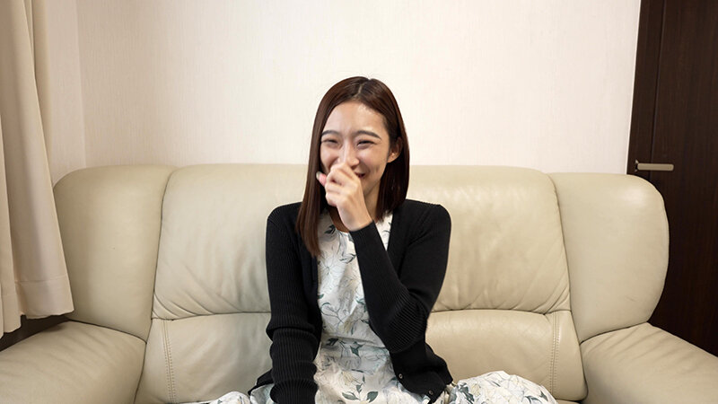 「【旭メイサ】素人お姉さんをナンパ!舌ブラシで汚舌苔採取する個人撮影動画」のサンプル画像2枚目