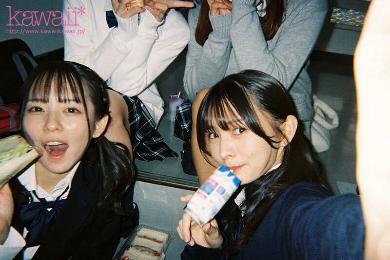 「美少女JK4人組とハーレム3P4P中出し乱交｜かりん・めいさ・ゆな・いつきの校則違反プレイ」のサンプル画像3枚目