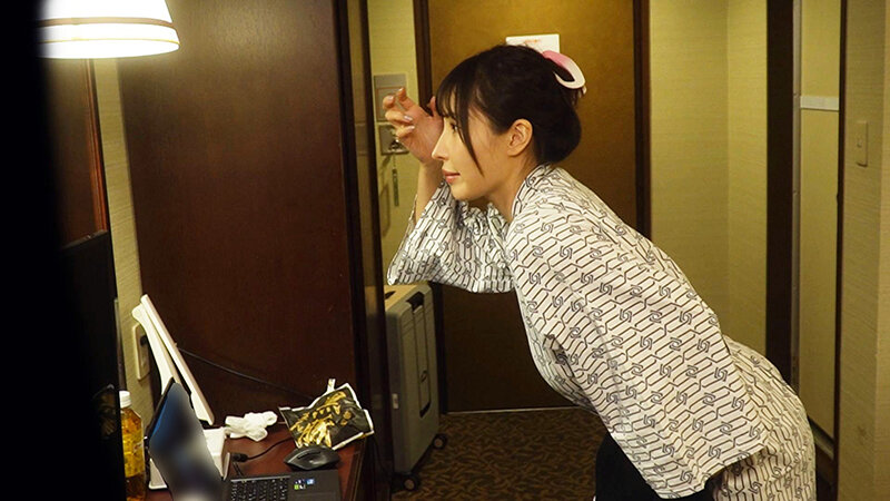 「【素人盗撮】ビジネスホテルで美乳巨乳OLの秘密のオナニーを隠し撮り流出映像」のサンプル画像5枚目