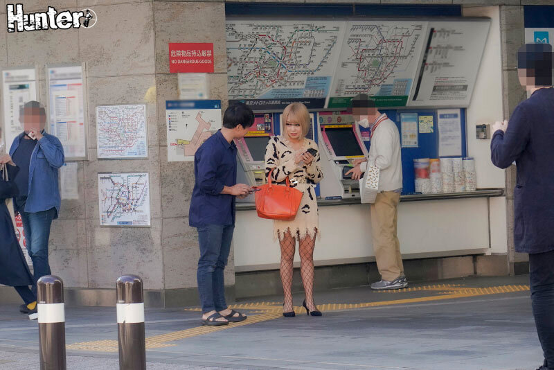 「【ギャル女子校生】倉庫監禁で3P・4Pイラマチオ責め!逃げ場のない辱め調教プレイ」のサンプル画像15枚目