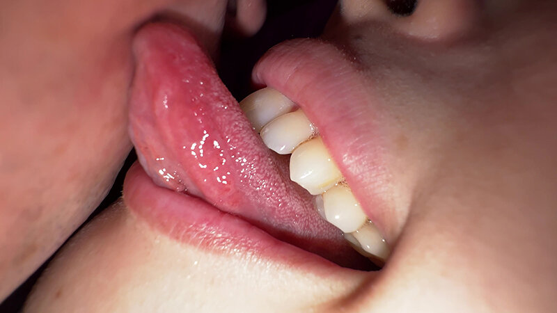 「【横山夏希】美人お姉さんをナンパ!素人風の濃厚キス個人撮影が話題」のサンプル画像9枚目