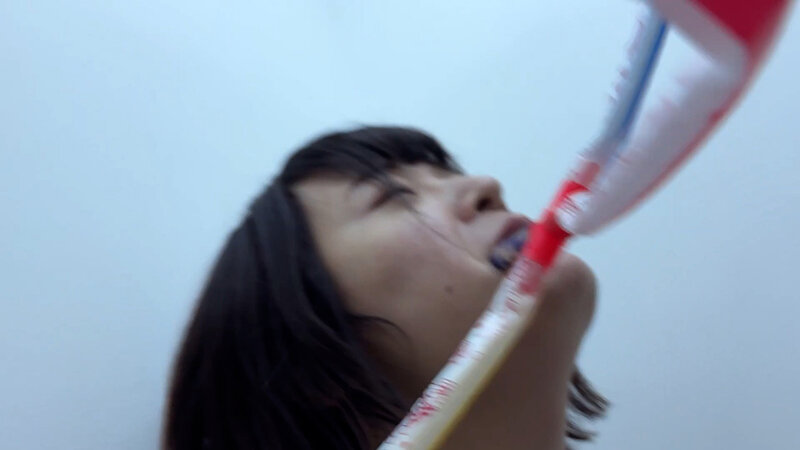 「【素人ナンパ】お姉さん系アルバイト美女みこちゃんを街角でくすぐり体験させてもらった結果」のサンプル画像12枚目