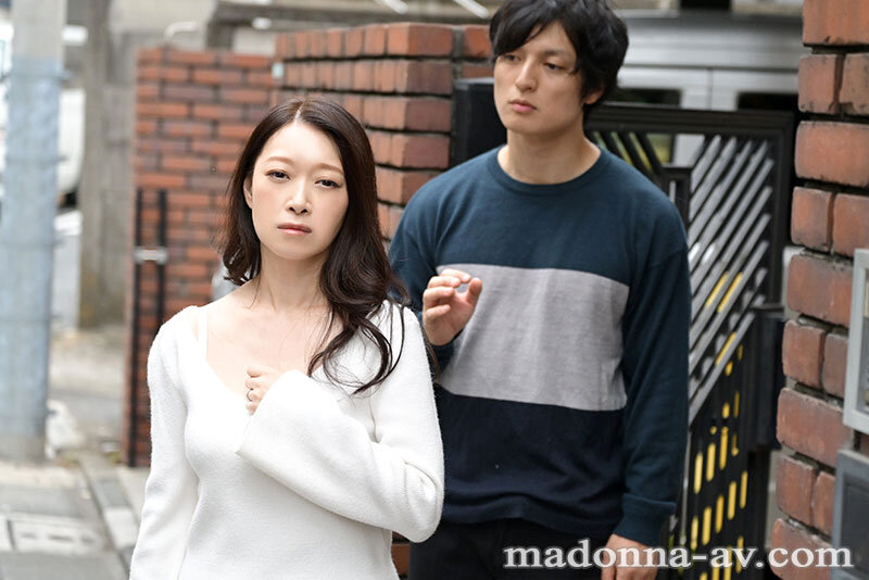 「三雲彩葉が魅せる熟女母との禁断の近親相姦中出し生活｜人妻・主婦の背徳愛」のサンプル画像1枚目