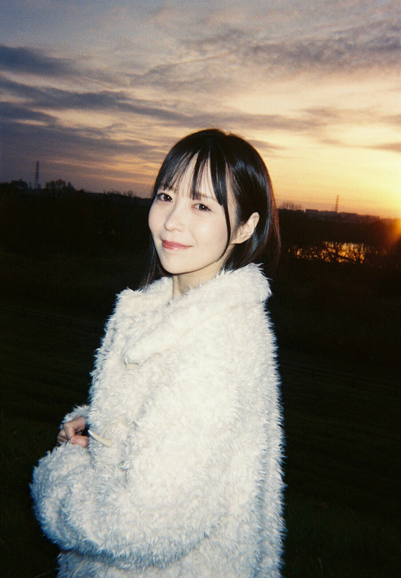 「「精子が出るところも中に出されるところも感じたい･･･」パイパン美少女セフレ天馬ゆいと真正半外半中出しデート」のサムネイル