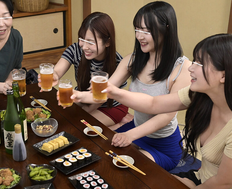 「【人妻NTR】同窓会で再会した美人妻と禁断の不倫セックス！旦那の留守中に自宅で浮気する興奮映像」のサンプル画像13枚目