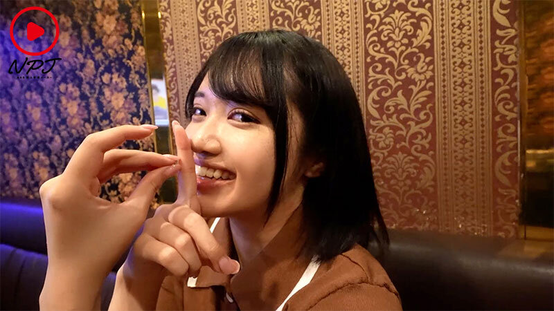 「【素人ナンパ】SNSでバズった美少女インフルエンサーにDM突撃！スレンダー美女を口説き落とす濃厚交渉」のサンプル画像2枚目