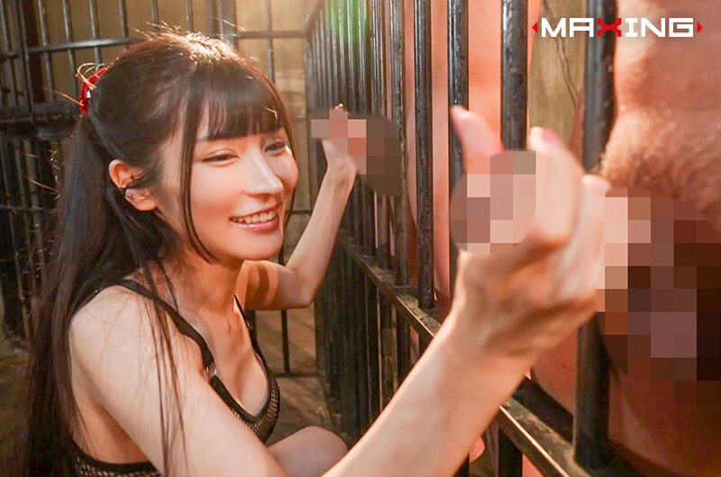 「胡桃さくら 痴女責めで連続アクメ！美乳スレンダー美女との濃厚キス&3P中出しプレイ」のサンプル画像8枚目