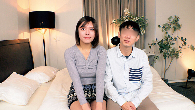 「【素人女子大生】彼氏が寝ている横でNTR中出し！ナンパされた美女が寝取られる人気企画」のサムネイル