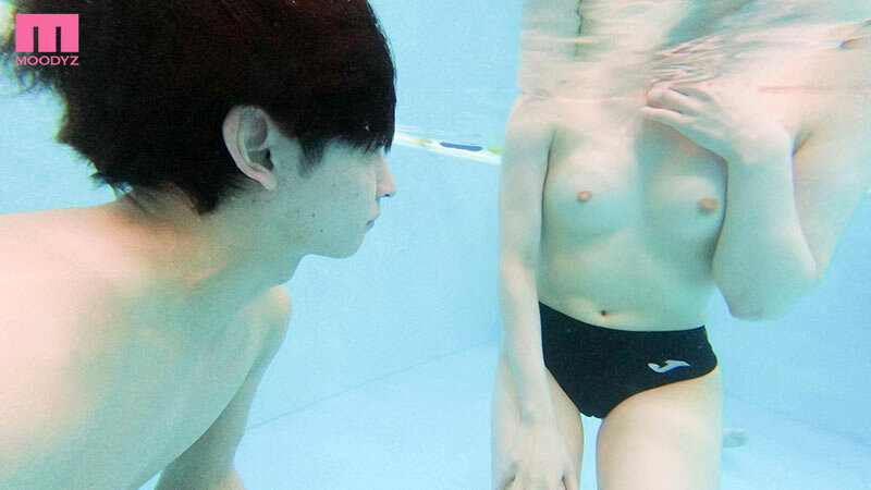 「石原希望 美乳制服姿の転校生が乱交で激しいフェラと中出しに従順メス堕ち」のサンプル画像4枚目