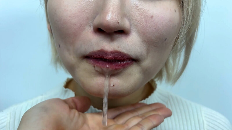 「【素人】美容部員お姉さんはるのちゃんの口内観察プレイ|街角ナンパ企画で見せる恥じらい」のサンプル画像12枚目