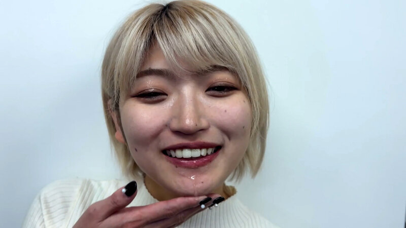 「【素人】美容部員お姉さんはるのちゃんの口内観察プレイ|街角ナンパ企画で見せる恥じらい」のサンプル画像20枚目