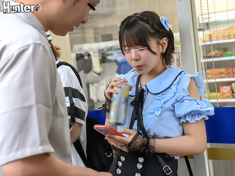 「【素人ビッチ】地雷系女子との援交体験！手コキ・フェラ・騎乗位で奉仕する立ちんぼ娘たち」のサンプル画像3枚目