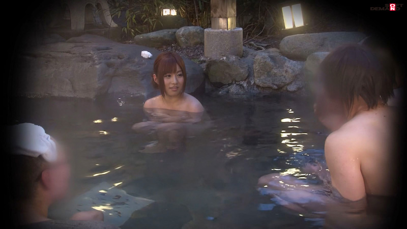 「【成瀬心美】タオル一枚で男湯に突撃！羞恥プレイ×素人ドッキリ企画【AIリマスター高画質】」のサンプル画像4枚目