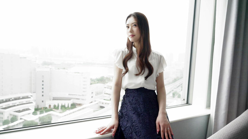 人妻の花びらめくり 涼菜波美