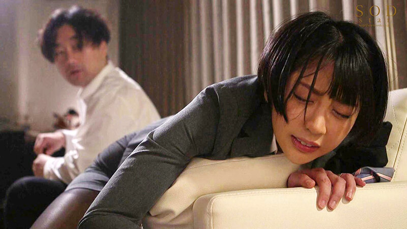 「夏目響が魅せる美少女同僚との禁断オフィスNTR｜媚薬アクメで絶頂オーガズム連発」のサンプル画像4枚目