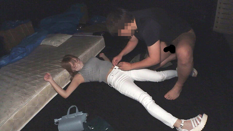 「【素人】盗撮された美女のリアルアクメ映像！隠しカメラが捉えた本気オーガズムの瞬間」のサンプル画像17枚目