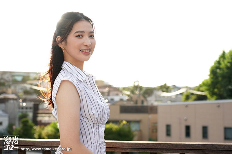 「渋沢りえる 潮吹きで魅せる29歳人妻のAVデビュー｜熟女の色気とポテンシャルが光る話題作」のサンプル画像2枚目