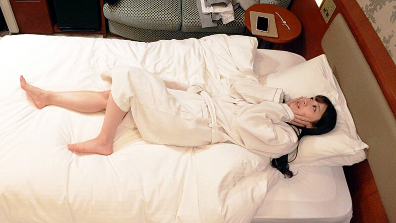 「【素人盗撮】ビジネスホテルで美乳巨乳OLの私的オナニー映像が流出【のぞき】」のサンプル画像7枚目