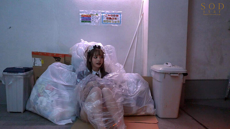 「小倉由菜がメイド風ラブドールに！イラマチオご奉仕で魅せるドール系プレイが話題」のサンプル画像4枚目