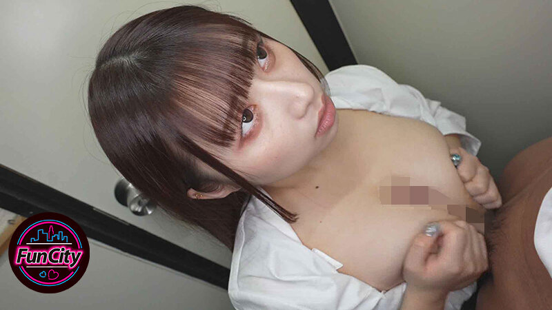 「水原みその 巨乳カフェ店員の胸チラ誘惑に我慢できず中出し 痴女すぎる絶倫店員との禁断関係」のサンプル画像8枚目